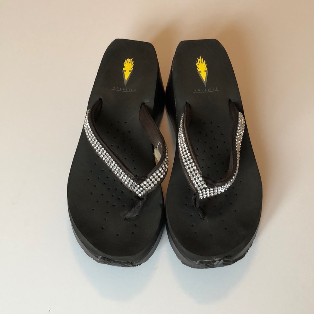 Volatile flip-flop